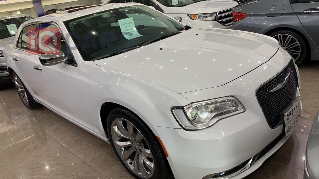 کرایسلەر 300